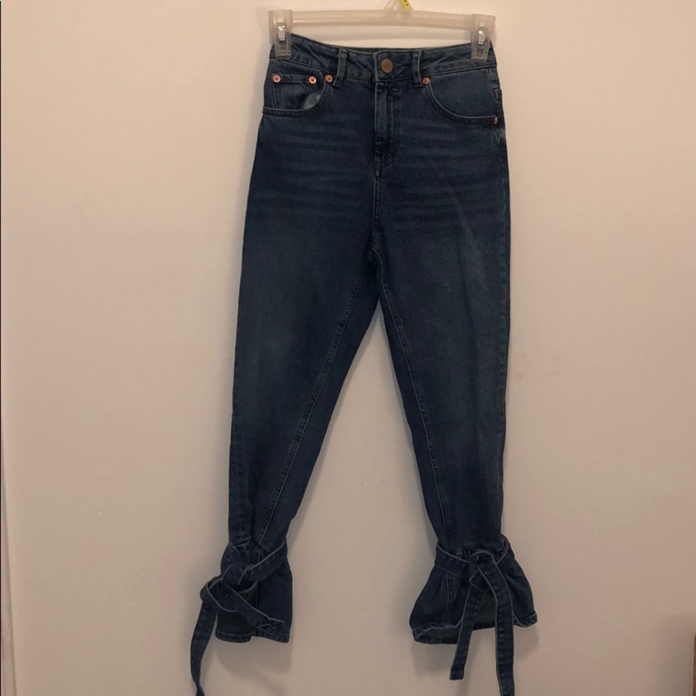 cropped jeans with bow
